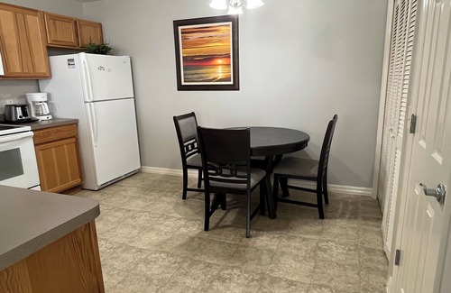 Charlotte House | Beautiful Patio Villa w/GOLF CART Close to Brownwood Paddock Square