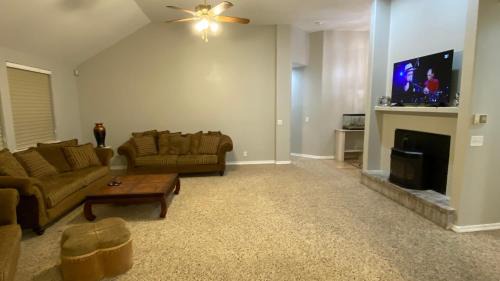 Madera Apartment | Beautiful peaceful desirable home in Madera Rancho