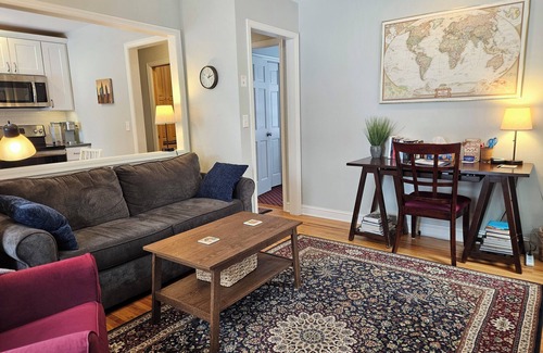 New Hope Apartment | Beautiful, Peaceful, Luxury Retreat Near Downtown Minneapolis