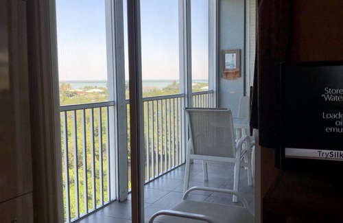 South Island Condo | Beautiful Penthouse Condo 2BR/2BA with Wi-Fi