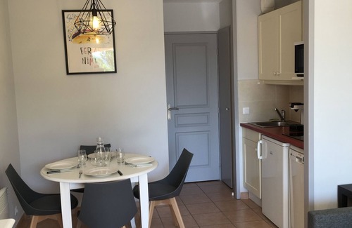 Pont Royal Apartment | Beautiful Pierre et Vacances Apartment, Domaine de Pont-Royal, swimming pool