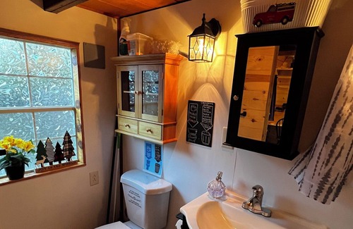 Springfield Cabin | Beautiful place, quiet, private place, overlooking the forest, all services