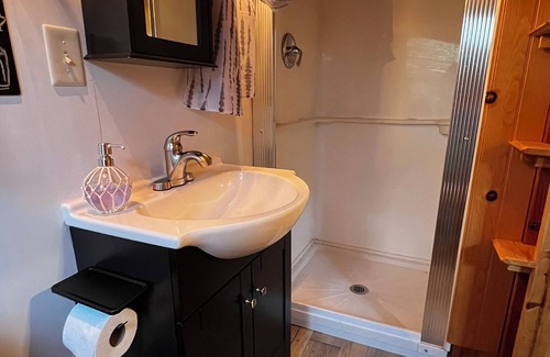 Springfield Cabin | Beautiful place, quiet, private place, overlooking the forest, all services
