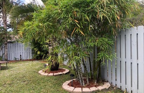 Cooper City House | BEAUTIFUL POOL HOME 2 beds 1 Bath FT LAUDERDALE,MIAMI