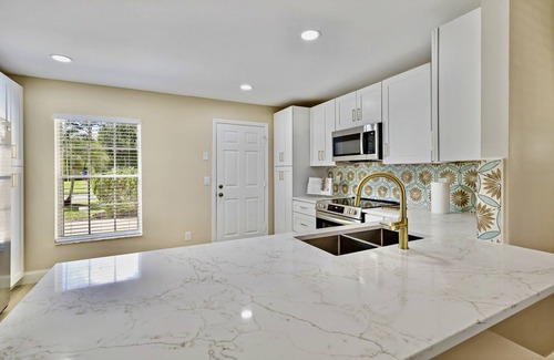 Vero Beach South House | BEAUTIFUL Pool Home Near Beach FALL 🍁 SPECIALS! ☀️🏖️🐠