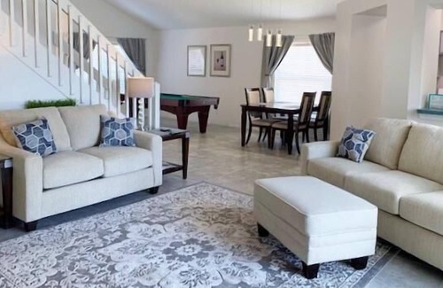 Esprit House | Beautiful Pool Home with a Golf Course View