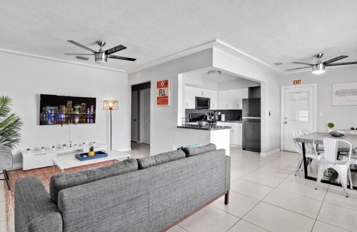 Boulevard Heights House | Beautiful Pool House /Close to Hard Rock Hotel