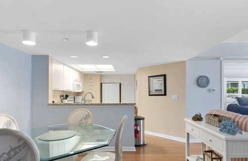 Diamond Beach Condo | Beautiful Poolside Condo located across the street from the beach!