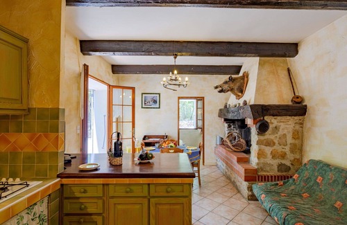 Regusse House | Beautiful private villa for 6 guests with private pool, TV, patio and pets allowed