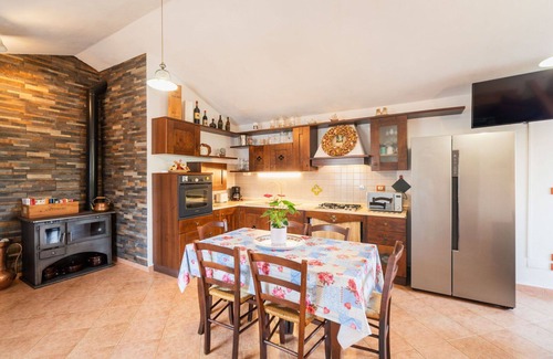Strada in Chianti Villa | Beautiful private villa with private pool, hot tub, WIFI, TV, pets allowed and panoramic view