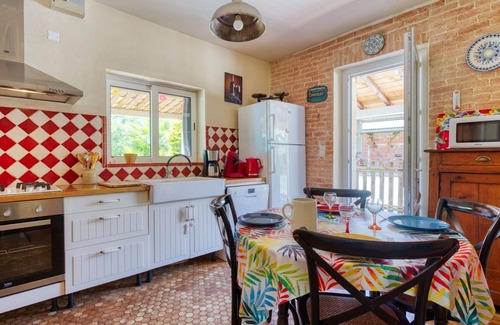 Naujac-Sur-Mer Villa | Beautiful private villa for 6 guests with WIFI, TV, terrace and pets allowed