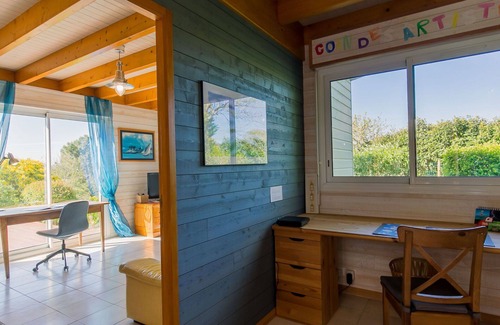 Plouneour-Trez House | Beautiful private villa for 8 guests with WIFI, TV, terrace, pets allowed and parking