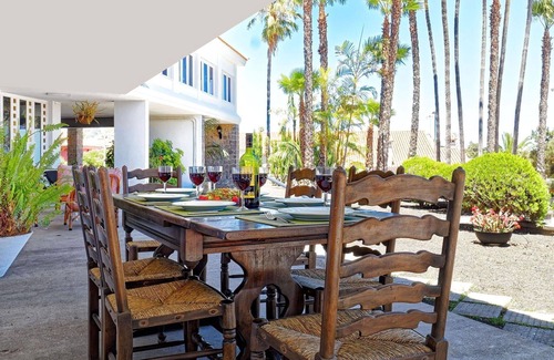 Tafira House | Beautiful private villa with WIFI, private pool, A/C, TV, patio, pets allowed and parking