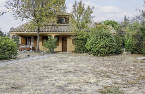 Salles-d'Aude House | Beautiful private villa for 10 guests with WIFI, TV, terrace, pets allowed and parking