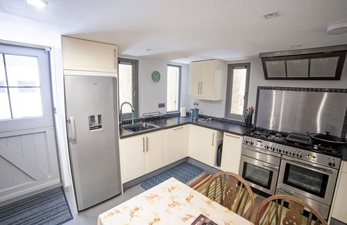 Invermoriston House | Beautiful private villa for 6 people with WIFI and TV
