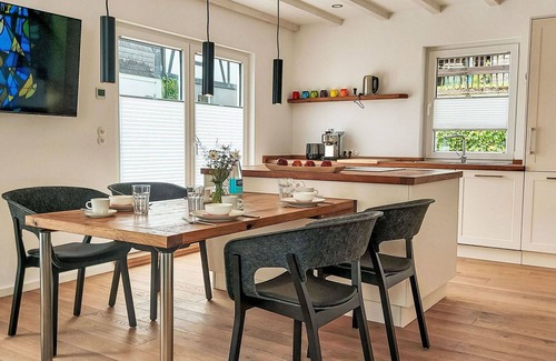 Hallenberg House | Beautiful private villa for 4 people with WIFI, TV, terrace and parking