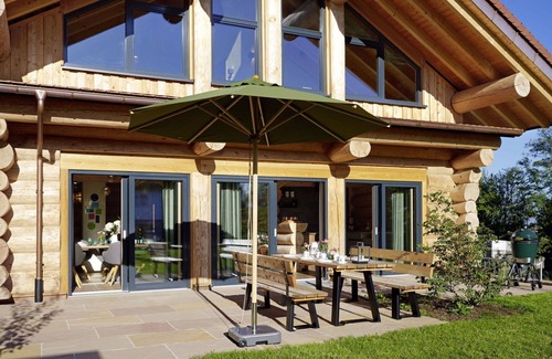 Heitersheim House | Beautiful private villa for 8 guests with hot tub, WIFI, pool, TV, patio, pets allowed and parking