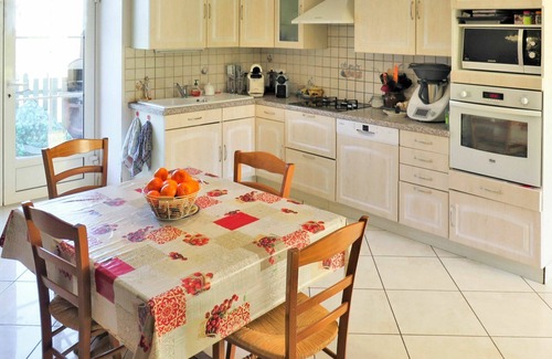 Montcabrier Villa | Beautiful private villa for 6 guests with private pool, WIFI, TV, terrace and parking