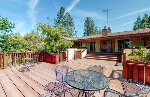 North Fork House | Beautiful private home gas grill, washer/dryer, central A/C