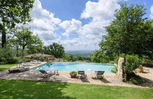 Castellina in Chianti Villa | Beautiful private villa with A/C, private pool, WIFI, TV, veranda and parking, close to Siena