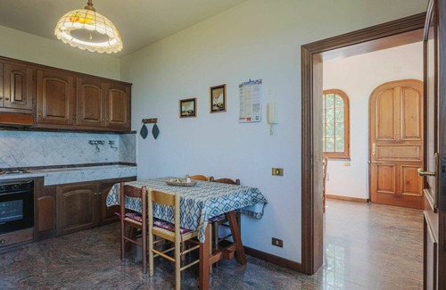 Montignoso House | Beautiful private villa for 10 guests with WIFI, TV, terrace, pets allowed and parking