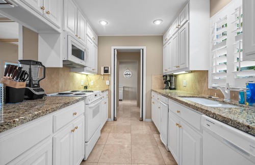 Rockwell House | Beautiful, Private Lake House with Double Dock
