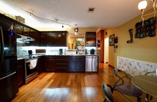 Haltom City House | Beautiful Private Landscaped With Outdoor Surround Sound System