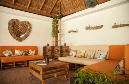 Ejidal House | Beautiful Private Villa for 16 PAX with garden, BBQ and pool, Playa del Carmen