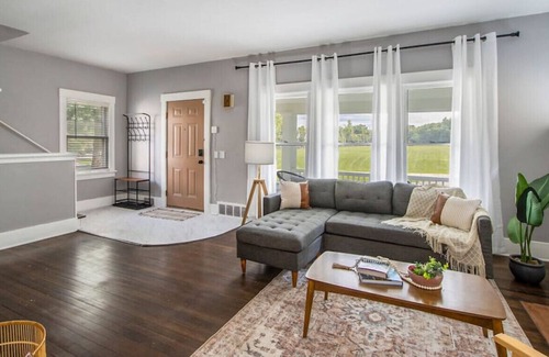 Vine House | Beautiful Private Rm in Vine neighborhood, Cozy Bed