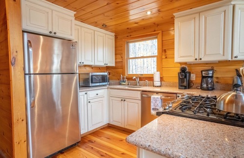 Campton House | Beautiful private rustic log cabin, pool, hot tub