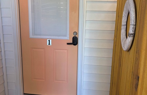 Morehead City Apartment | Beautiful private suite close to all attractions. One mille to hospital.