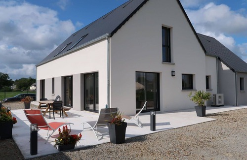Bolleville House | Beautiful private villa for 10 guests with WIFI, TV, terrace, pets allowed and parking