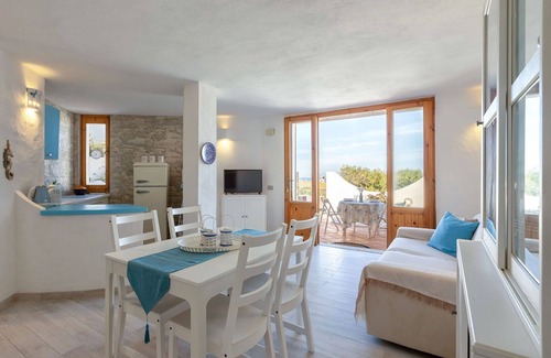 La Ciaccia House | Beautiful private villa for 10 guests with WIFI, A/C, TV and patio