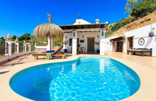 Almunecar Villa | Beautiful private villa for 5 guests with private pool, WIFI, A/C, TV and terrace