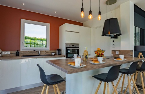 Cleder House | Beautiful private villa for 8 people with WIFI, private pool, TV, terrace and parking