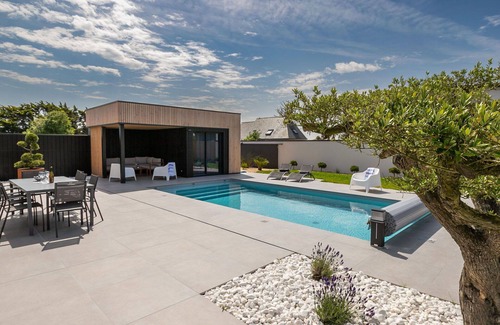 Cleder House | Beautiful private villa for 8 people with WIFI, private pool, TV, terrace and parking
