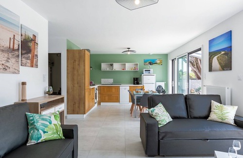 Locquirec House | Beautiful private villa for 4 people with hot tub, WIFI, TV, terrace, pets allowed and parking