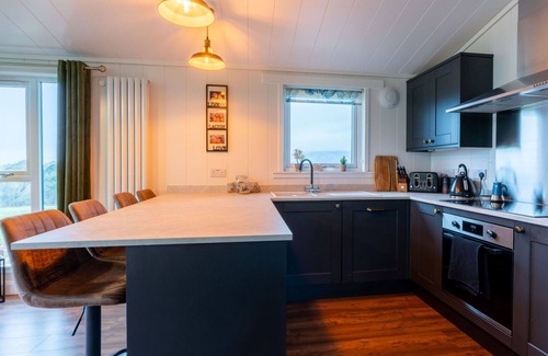 Kinross House | Beautiful private villa for 6 people with WIFI, TV and balcony