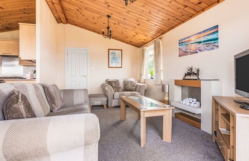 Kinross House | Beautiful private villa for 4 people with WIFI, TV, balcony, pets allowed and parking