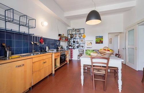 Follonica House | Beautiful private villa for 11 people with WIFI, A/C, TV, patio and parking