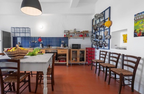 Follonica House | Beautiful private villa for 11 people with WIFI, A/C, TV, patio and parking