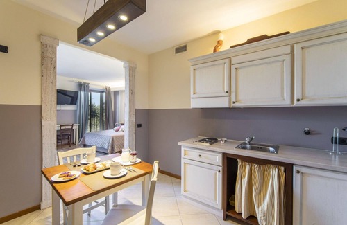 Lucignano House | Beautiful private villa for 10 guests with private pool, hot tub, A/C, WIFI, TV, terrace and par.