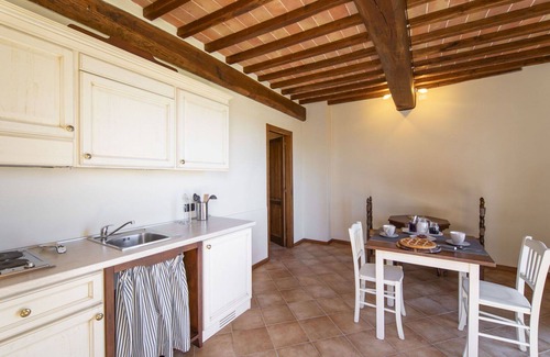 Lucignano House | Beautiful private villa for 10 guests with private pool, hot tub, A/C, WIFI, TV, terrace and par.