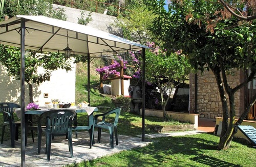 Corsanico House | Beautiful private villa for 5 guests with WIFI, TV, terrace, panoramic view and parking