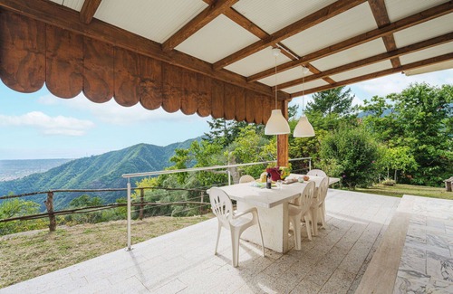 Seravezza House | Beautiful private villa for 6 people with A/C, WIFI, TV, patio and parking