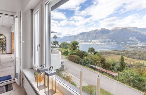 Magadino House | Beautiful private villa with private pool, WIFI, TV, patio, pets allowed, panoramic view and par.