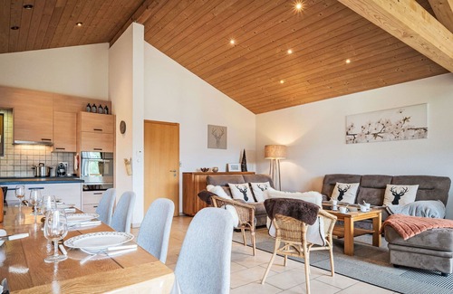 Ovronnaz House | Beautiful private villa with WIFI, TV, terrace, pets allowed, panoramic view and parking
