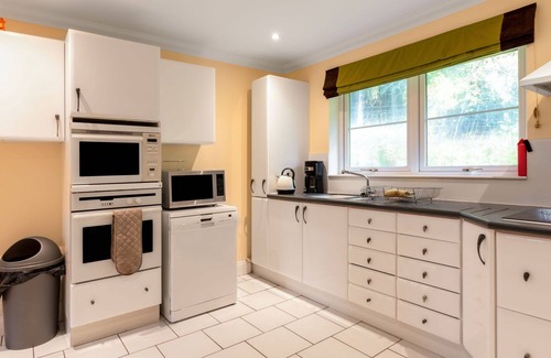 Bearnock House | Beautiful private villa for 6 people with TV, patio, pets allowed, panoramic view and parking