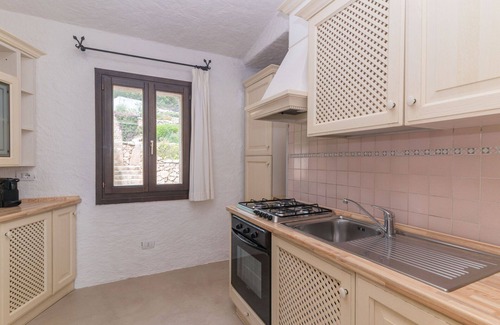 Porto Cervo Villa | Beautiful private villa for 9 guests with WIFI, private pool, A/C, TV and patio