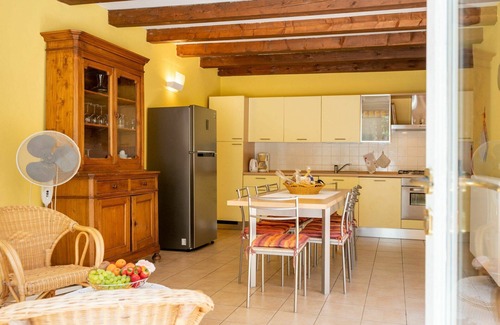 La Morra Villa | Beautiful private villa for 8 guests with WIFI, private pool, TV and patio